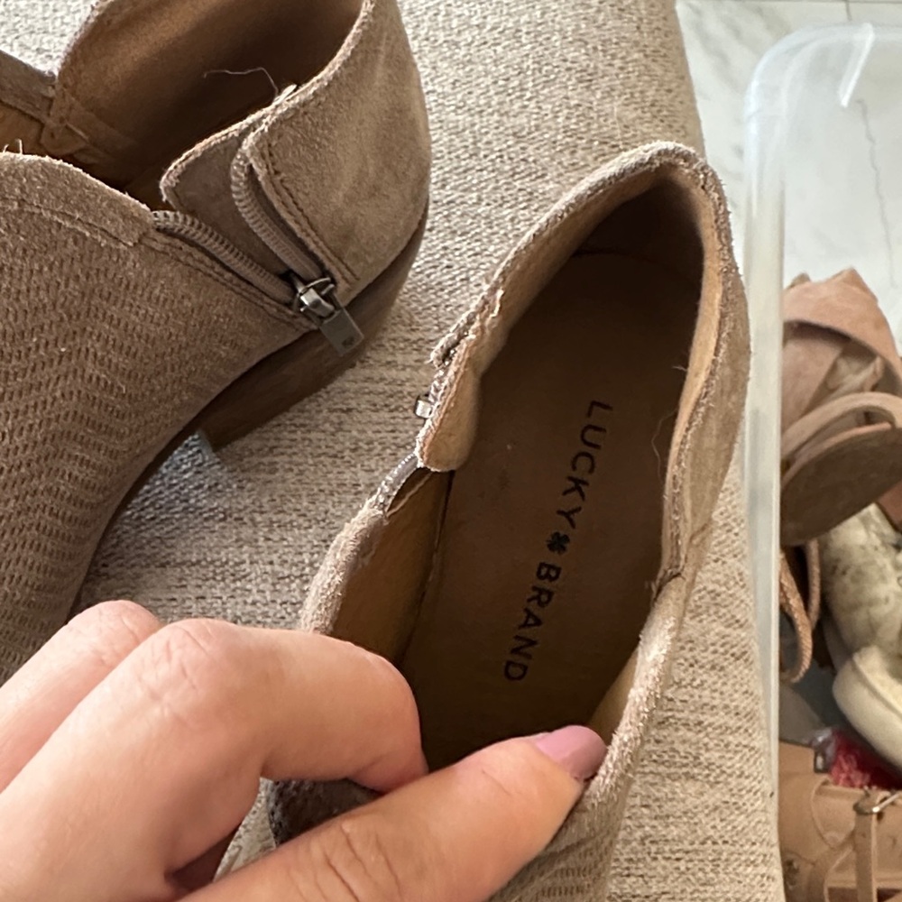 Lucky Brand Textured Tan Ankle Booties - Picture 4 of 6